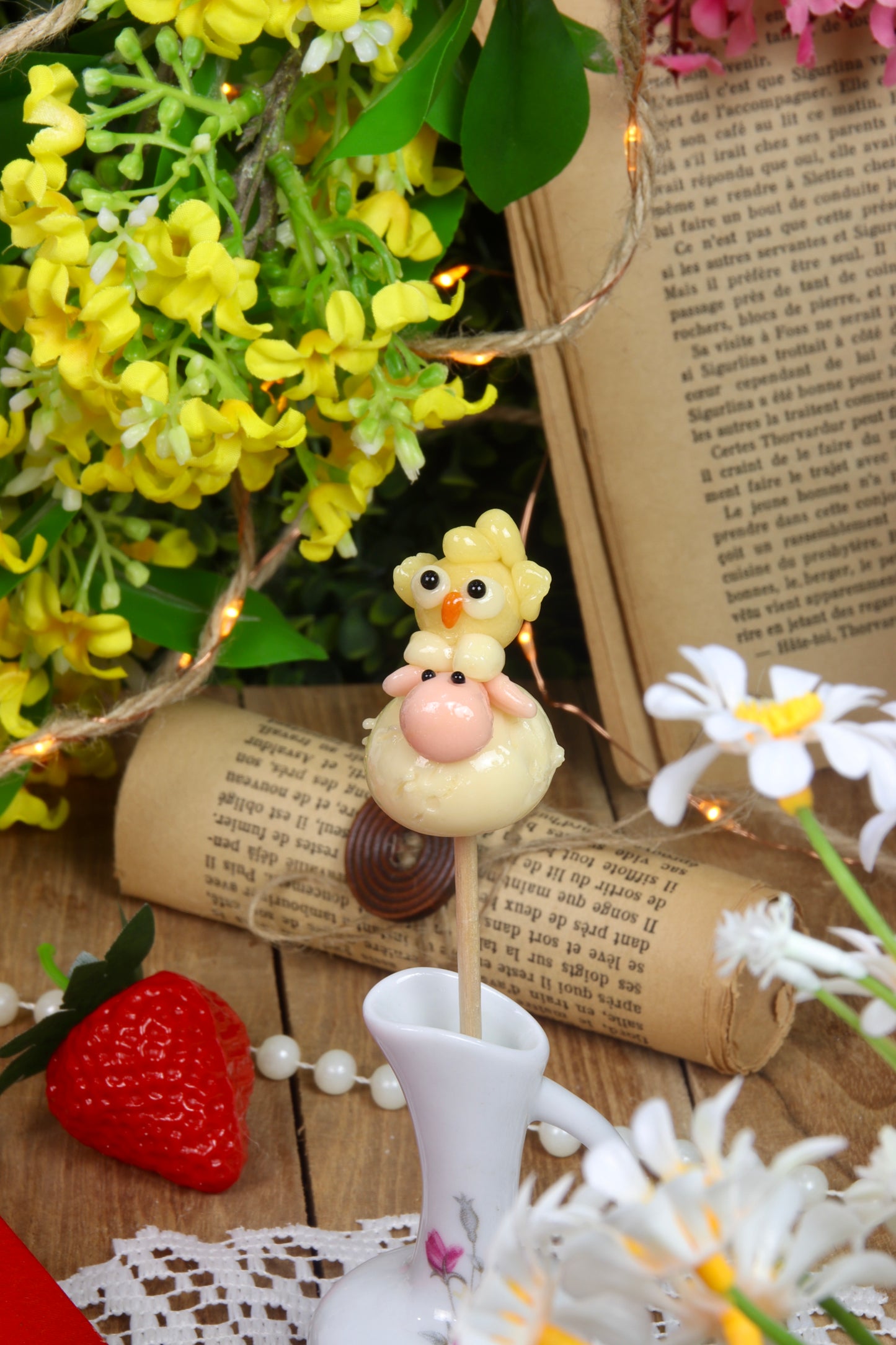 Sucette artisanale en forme de mouton et de poussin