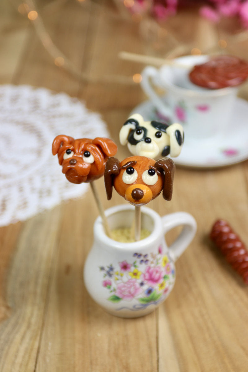 Sucette sculptée en forme de chien