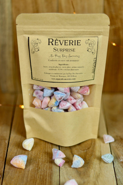 Un sachet de bonbon rêverie surprise fabriqué à la main en Bourgogne