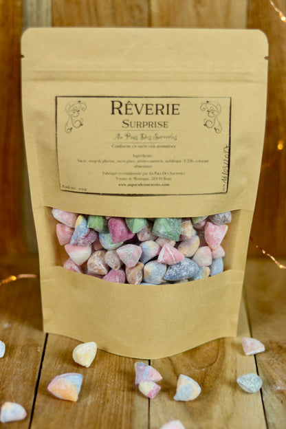 Un sachet de bonbon rêverie surprise fabriqué à la main en Bourgogne