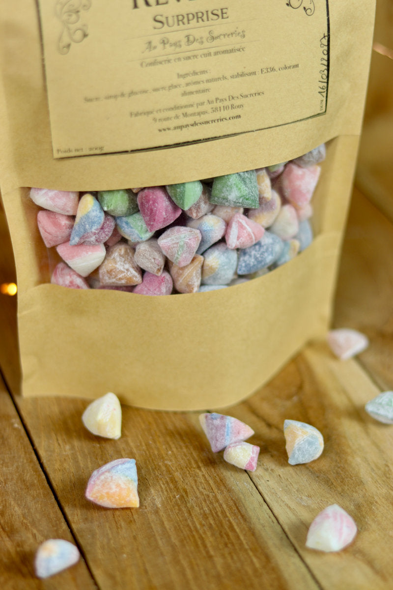 Un sachet de bonbon rêverie surprise fabriqué à la main en Bourgogne