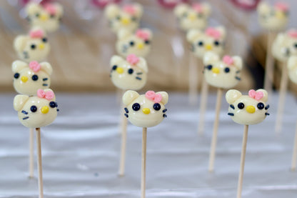 Production de sucette sculptée en forme d'hello Kitty à la vanille