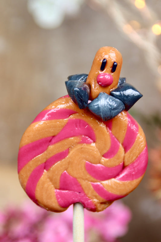 sucette artisanale en forme de taupiqueur cola cerise