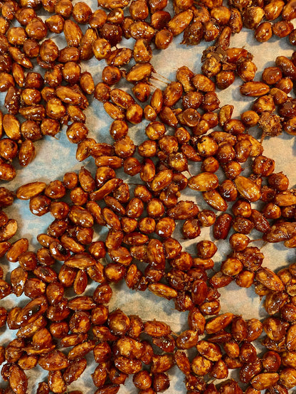 Des gourmandises amande noisette du pays des sucreries. Fruits sec caramélisée
